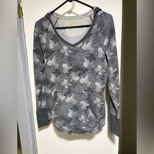 Vintage Carhartt Women’s Camo Thermal Top